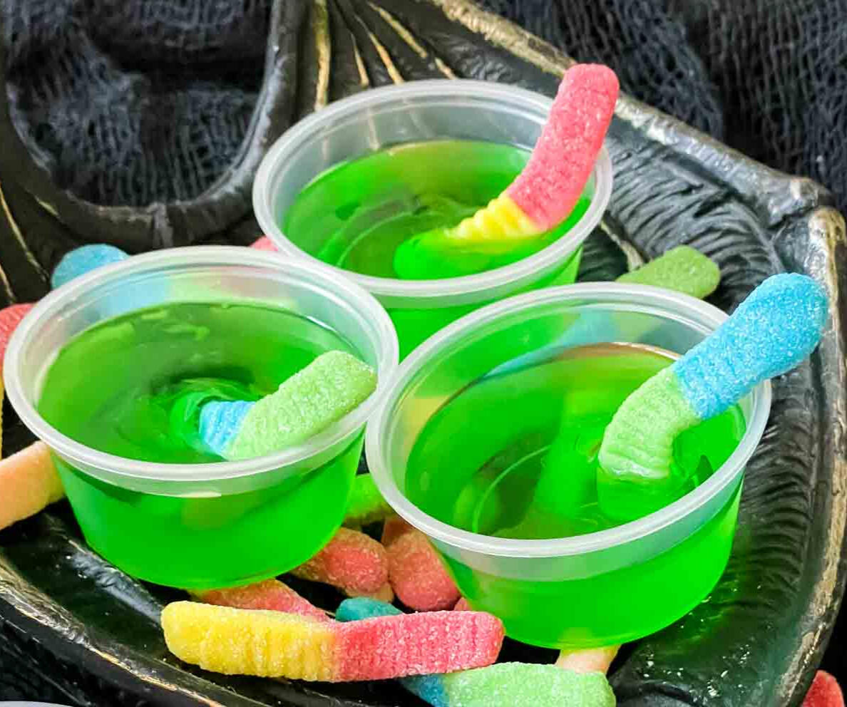 Aurora Zetanova - Owner