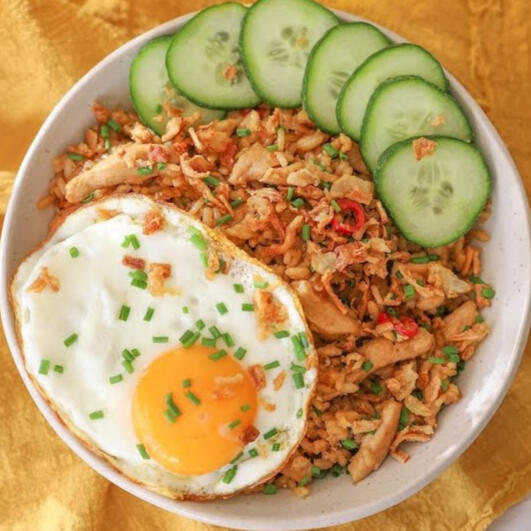 Aurora Zetanova - Owner